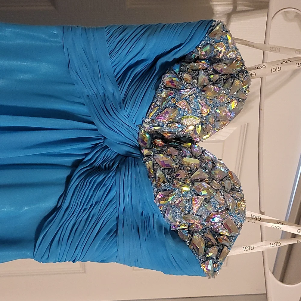 PROM DRESS!! - Picture 2 of 3